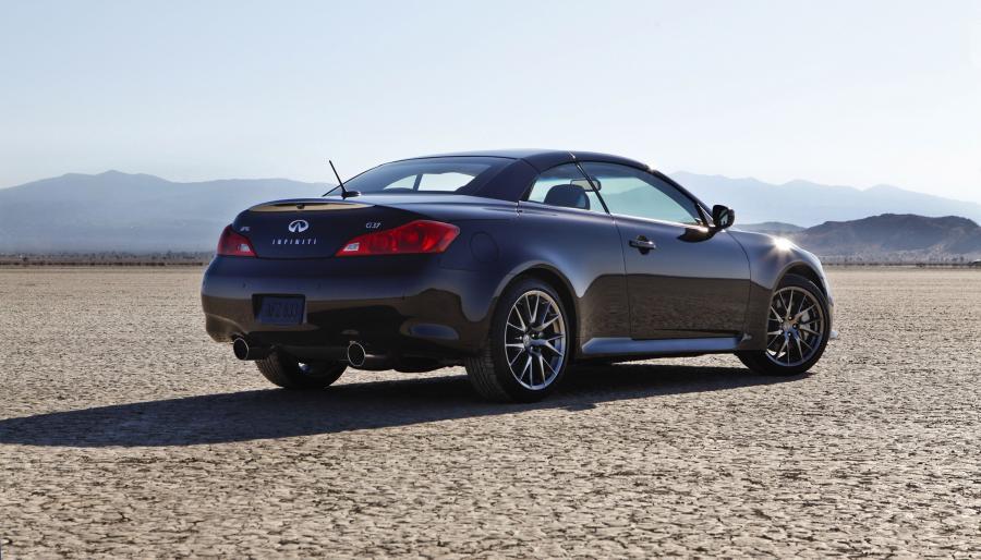  Infiniti G37 IPL Convertible 2013 года  (фото 31 из 37)
